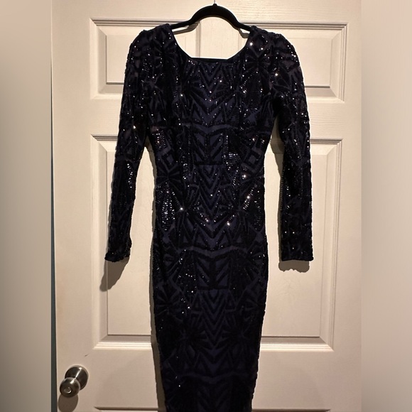 Emery Dress
DRESS THE POPULATION - Picture 5 of 7